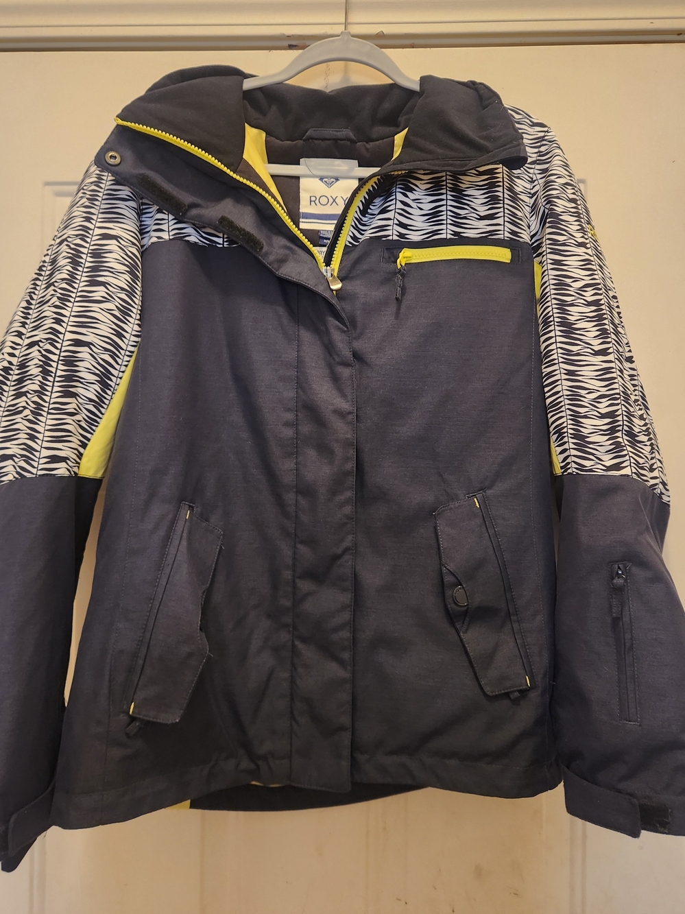 Roxy Navy Ski Jacket with Yellow Accents and Patterned Sleeves